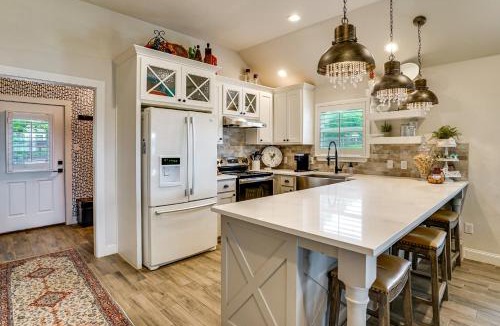 Argyle House | Backyard Bungalow w/Pool & Country Views