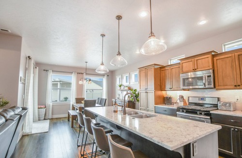 Nampa House | Backyard Bungalow w/Resort Like Backyard!