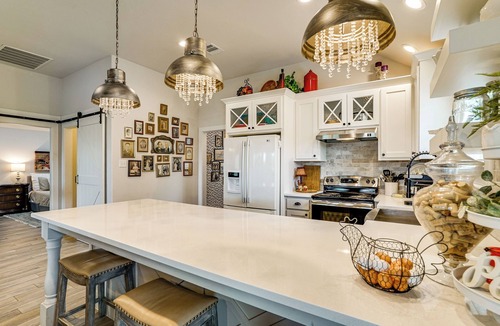 Argyle House | ‘Backyard Bungalow’ w/Shared Pool & Spa in Argyle