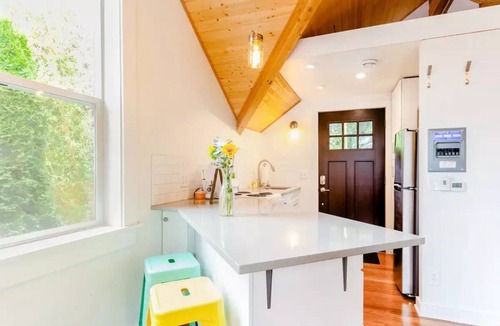 Fairmount Park Apartment | Backyard Cottage CLOSE TO STADIUM, walk to restaurants and close to beach