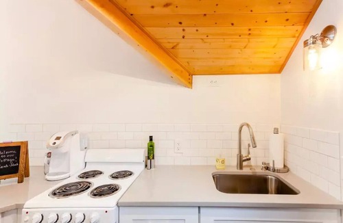 Fairmount Park Apartment | Backyard Cottage CLOSE TO STADIUM, walk to restaurants and close to beach