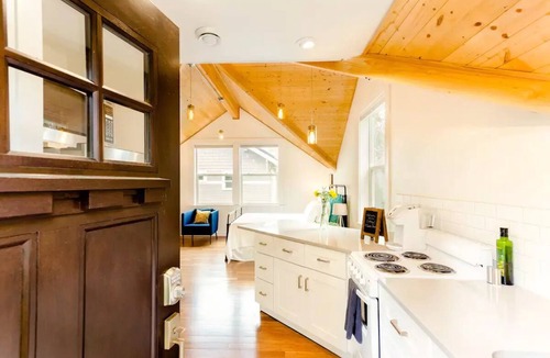 Fairmount Park Apartment | Backyard Cottage CLOSE TO STADIUM, walk to restaurants and close to beach