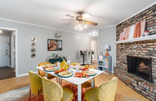 Shreveport House | Backyard - Games - Vibrant
