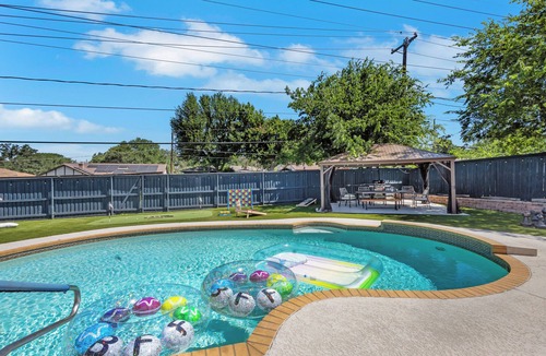 North Richland Hills House | Backyard Oasis: Pool, Hot Tub, Giant Chess & Golf