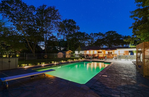 Shirley House | Backyard oasis