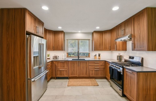 University Heights House | Backyard on Melrose - Walk to Kinnick & Hospital