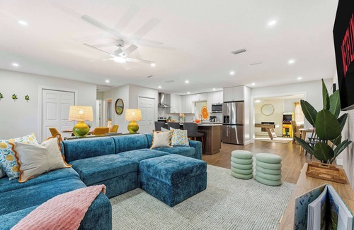 Palma Sola House | Backyard Paradise Sleeps 14 Arcade Games Spa