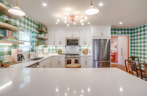 Westworth Village House | Backyard Resort | Pool, Spa, Sauna & Clubhouse 12