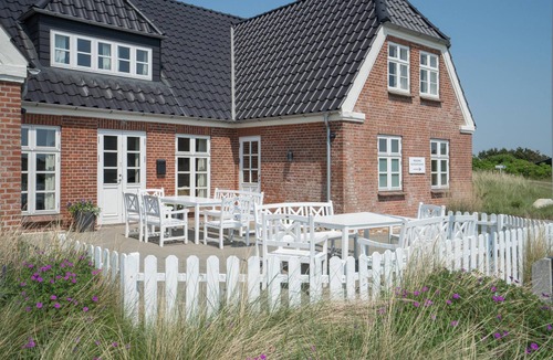 Henne Strand House | Badehotellet Klitgaarden