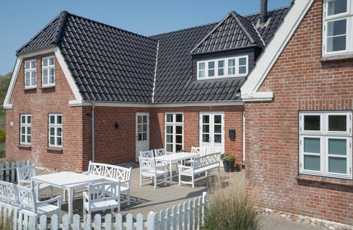 Henne Strand House | Badehotellet Klitgaarden