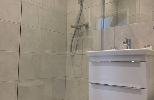 Henley-on-Thames Bed & Breakfast | Badgemore Park B&B and Golf Club