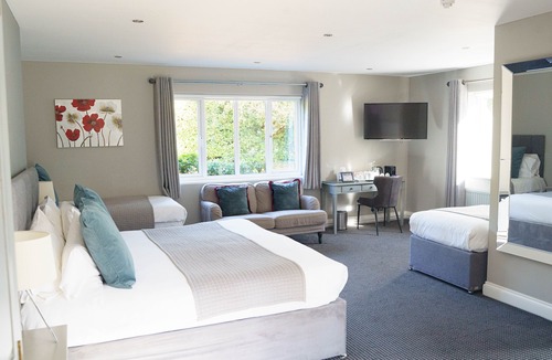 Henley-on-Thames Bed & Breakfast | Badgemore Park B&B and Golf Club