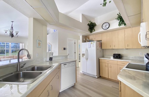 Pine Valley Villa | Badger house, full refund*, heated pool, sleeps 6