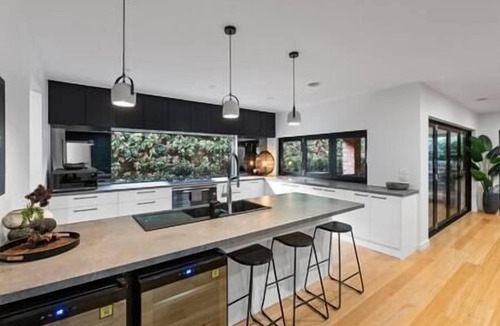 Badger Creek House | Badger House - Stunning Entertainer + Fire