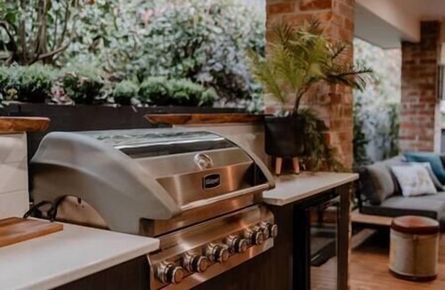 Badger Creek House | Badger House - Stunning Entertainer + Fire