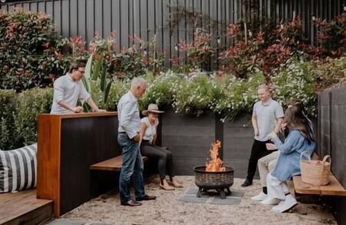 Badger Creek House | Badger House - Stunning Entertainer + Fire