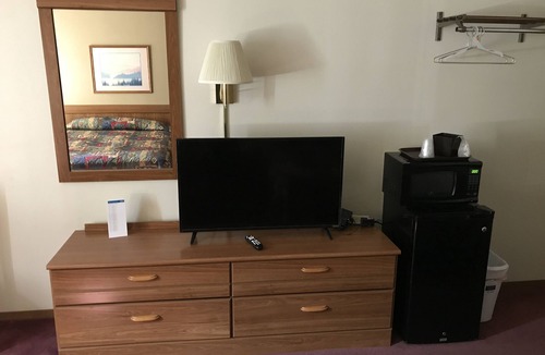 Lake Hallie Hotel | Badger Motel