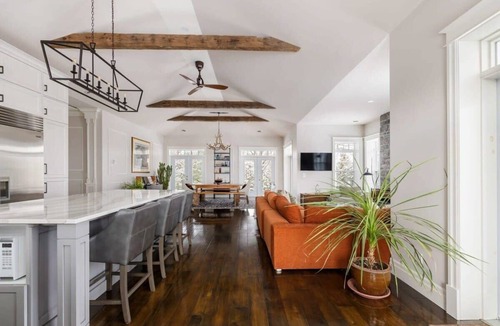 Frontenac House | Badger's Sett - Estate on point with hot tub