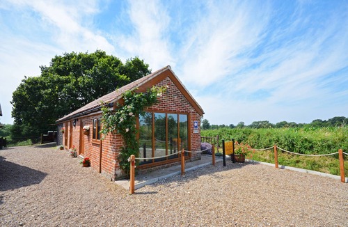Hopton House | Badger Set - One Bedroom House, Sleeps 2