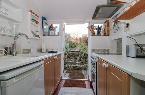 Littlebredy Cottage | BADGERS COTTAGE, pet friendly, with open fire in Chickerell