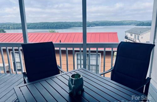 New London House | Badin Haven