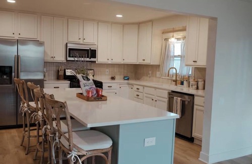 Waco Cottage | Bagby Bunkhouse Beautiful Cottage 7 minutes from Baylor and Magnolia Pond