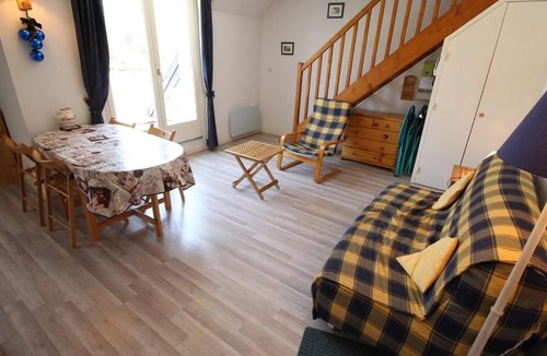 Bagneres-de-Luchon Apartment | Bagnères-de-Luchon : Duplex calme 4 pers, balcon, parking - FR-1-313-143