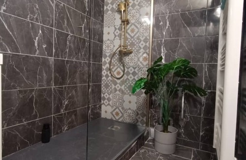 Bagnols-sur-Ceze Apartment | Bagnol Chill - Your cosy cocoon 30 min from Avignon (4 pers.)