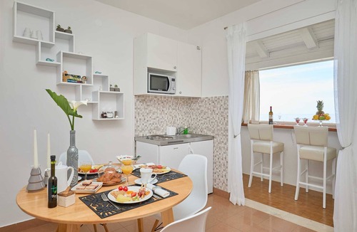Gorica Apartment | BAHARI ONE BEDROOM APARTMENT