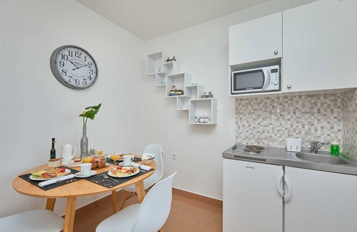 Gorica Apartment | BAHARI ONE BEDROOM APARTMENT