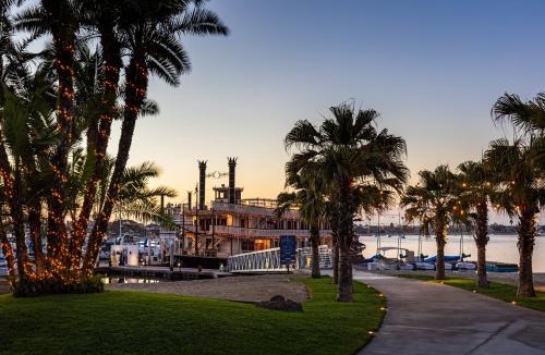 Central Mission Beach Hotel | Bahia Resort Hotel