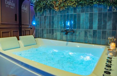 La Roche-sur-Yon Apartment | Bahia Suite - Balneo Privé - Hypercentre