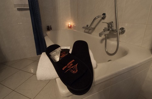 Pedrinate Hotel | Bahnhof Haus