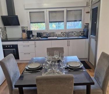Boucey House | Baie du Mont Saint Michel, petite maison neuve