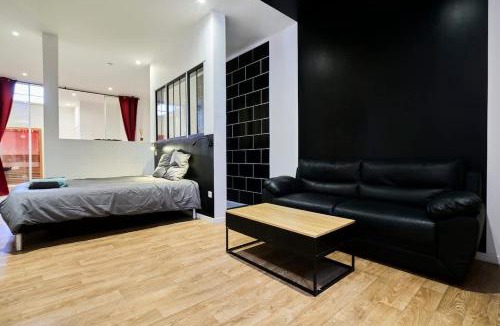 Tourcoing Hotel | Baignoire Blaneo & Sauna 10 minutes de la gare