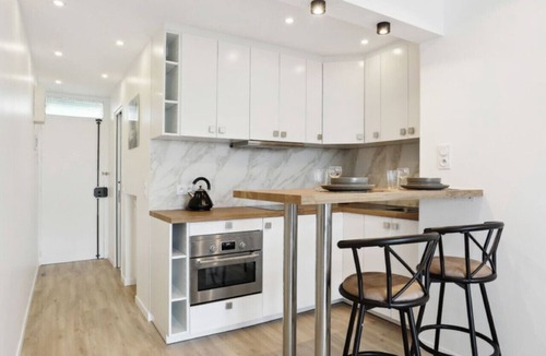 Republique–Point-du-Jour Apartment | Bail mobilité - grand studio - Paris