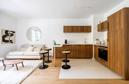 Neuilly-sur-Seine Apartment | Bail Mobilité - Neuilly - 1 chambre - Balcon
