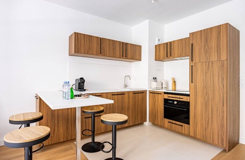 Neuilly-sur-Seine Apartment | Bail Mobilité - Neuilly - 1 chambre - Balcon