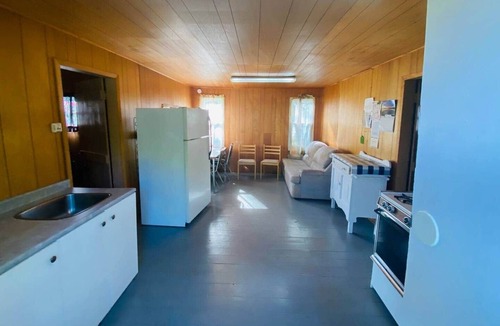 Centre Hastings Cabin | Bailey's Cottages (#5) - Quiet cabin on the lake