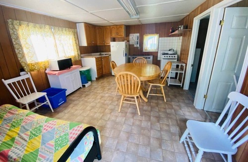 Centre Hastings Cabin | Bailey's Cottages (#3) Delightful lake cabin