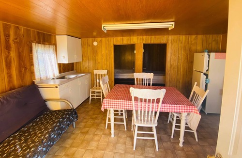 Centre Hastings Cabin | Bailey's Cottages (#2) Rustic cabin under the oak