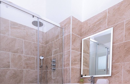 Tea Green Bed & Breakfast | Baileys Farm - ROOM 1