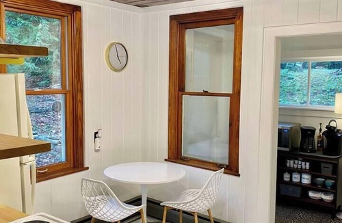 Baileys Harbor Cottage | Baileys Harbor - 4BR Fire Pit Coffee Bar - Sleeps 8