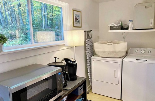 Baileys Harbor Cottage | Baileys Harbor - 4BR Fire Pit Coffee Bar - Sleeps 8