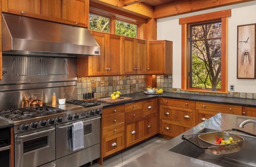 Rollingbay Apartment | Bainbridge Is waterfront lodge w private beach access and extensive amenities
