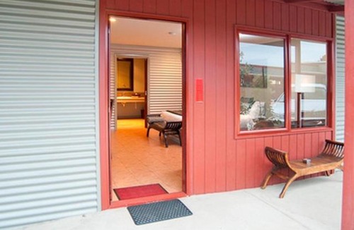 Lucknow Hotel | Bairnsdale Motel