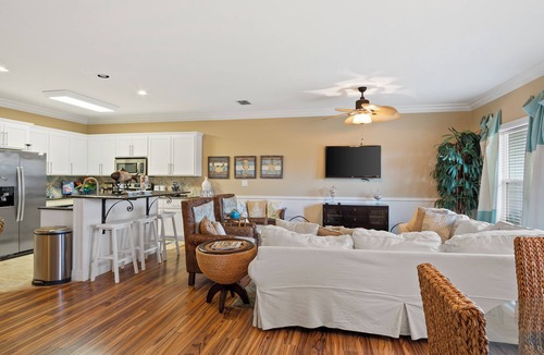 Port Aransas Condo | Baja Breeze by Silver Sands Vacation Rentals