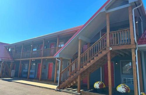 Mountain Lake Park Hotel | Baja Motel