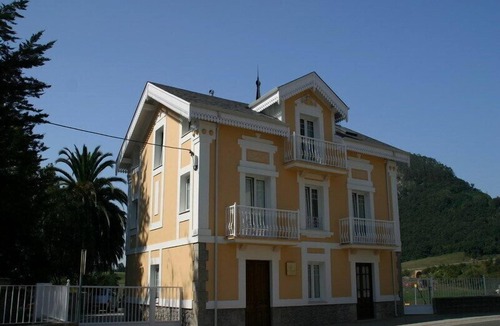 Solares Apartment | Bajo Retro-Apartment-Ensuite with Jet bath