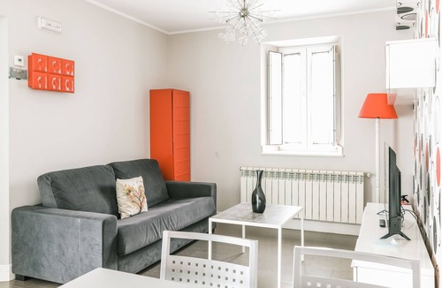 Solares Apartment | Bajo Retro-Apartment-Ensuite with Jet bath